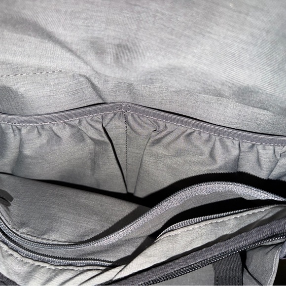 Briggs & Riley Black Messenger Bag - Picture 5 of 9